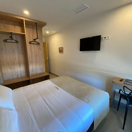 Chiquin Hotel *